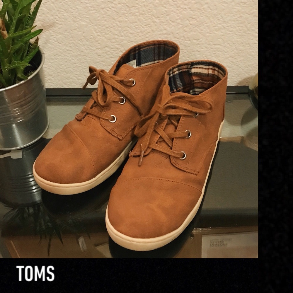 TOMS Sneakers